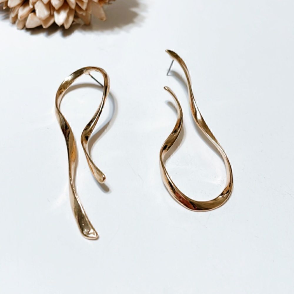 Geo dangle earrings in gold M256 - Picture 5 of 6